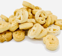 Load image into Gallery viewer, Treat hunters bacon and kale dog biscuits for small & large dog 400gm